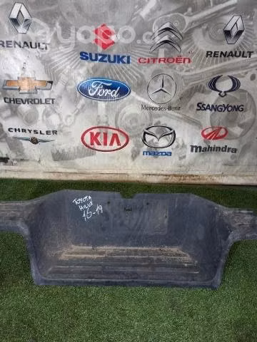 Moldura pisadera parachoque trasero toyota hilux 1