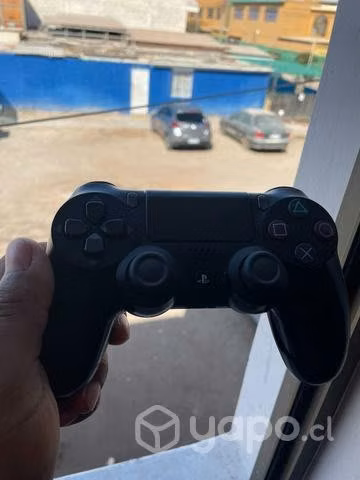 Play 4 con todo su acesorios