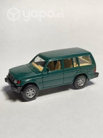 Mitsubishi Pajero 1:87