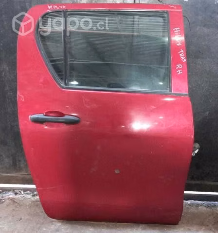 Puerta Toyota Hilux trasero derecho(T/crédito cuot
