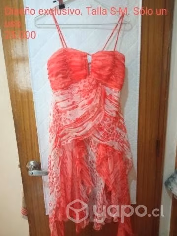 Lote de ropa usada. Más de 200 prendas