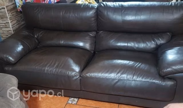 Sofá de cuero 3 cuerpos usado