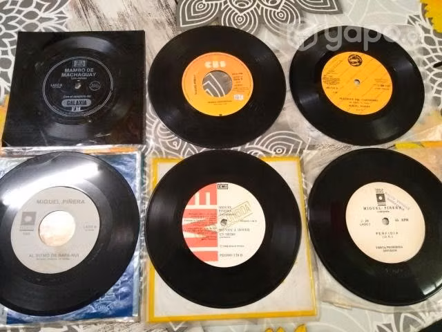 Mv39: singles 45 rpm negro piñera