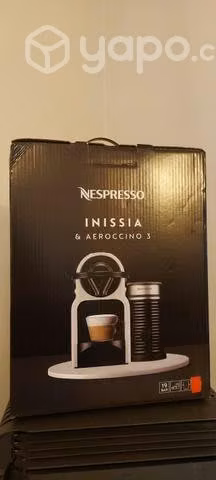 Cafetera nespresso inissia red