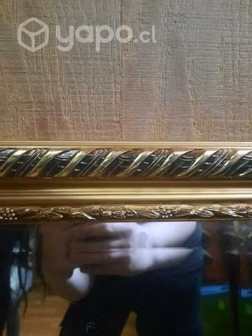 Espejo antiguo de madera tallado a mano