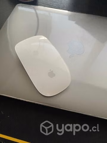 MacBook Air 2 meses de uso con mouse original