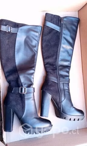 Botas y chalas