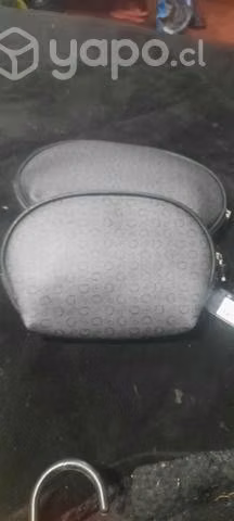 Cosmetiquero marca GUESS color ROSADO - Imagen 2
