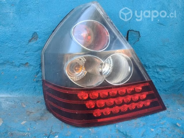 Foco trasero izq maple sma 2006