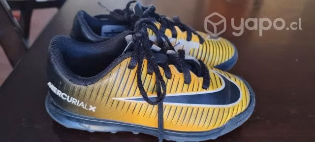 Zapato de futbol niño