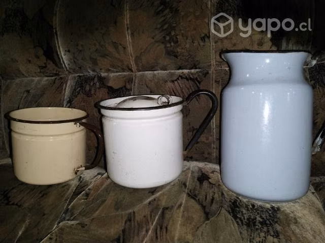 Antiguas jarras enlozadas víntage retro decoracion