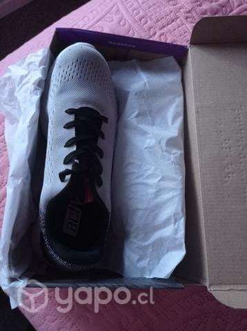 Zapatillas nuevas número 36 - Imagen 2