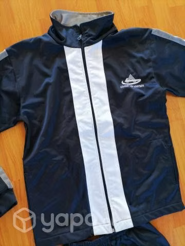 Buzo talla s de los Agustinos de Talca
