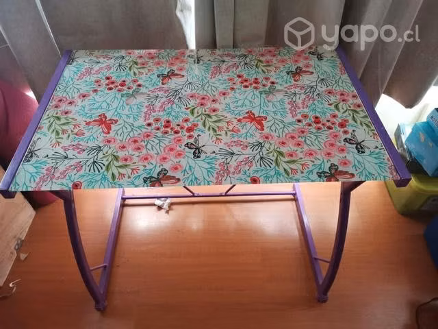 Escritorio con vidrio templado