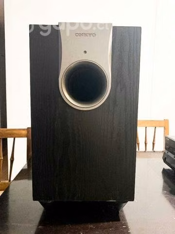 Onkyo HT-R550