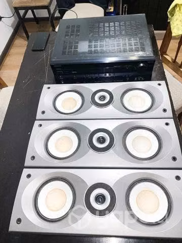 Onkyo HT-R550