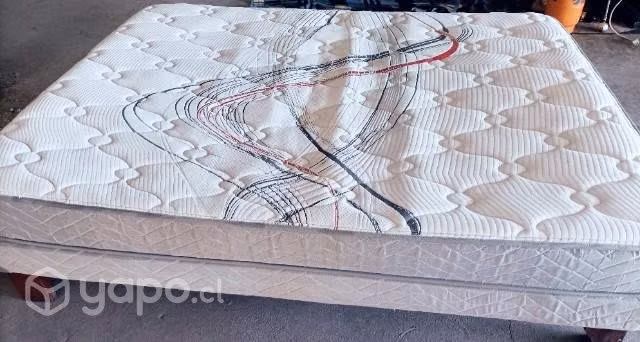 Cama tipo europea de 2 plazas