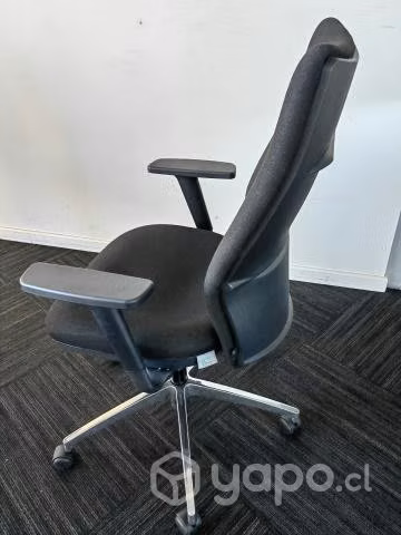 Silla con ruedas estrella metálica