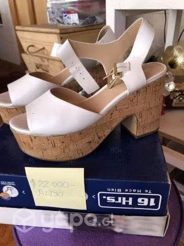 Zapatos de dama poco uso