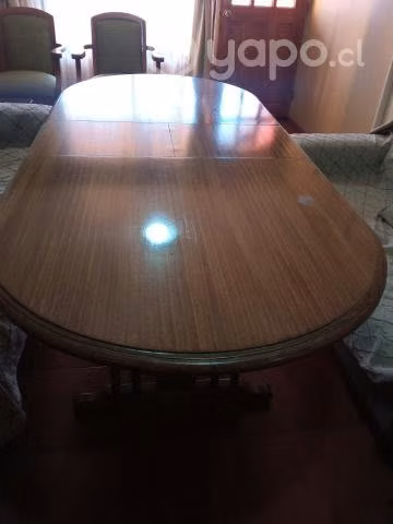 Mesa de madera con 6 sillas
