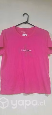 Polera mujer marca CALVIN KLEIN color ROSADO FUERT