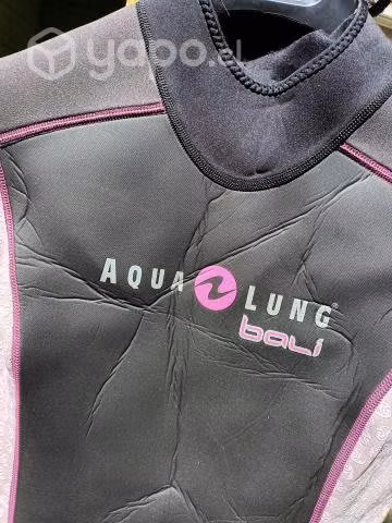 Traje de agua en perfecto estado