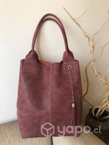 Carteras y bolso de cuero argentino