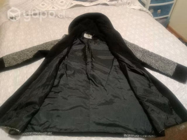 Abrigo Mujer, color negro con blanco talla XL