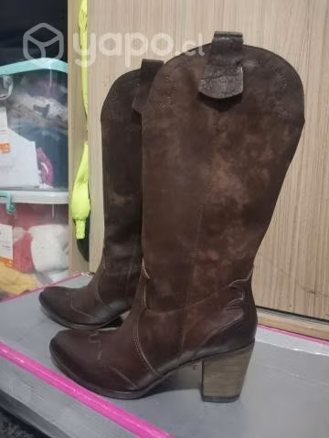 Botas