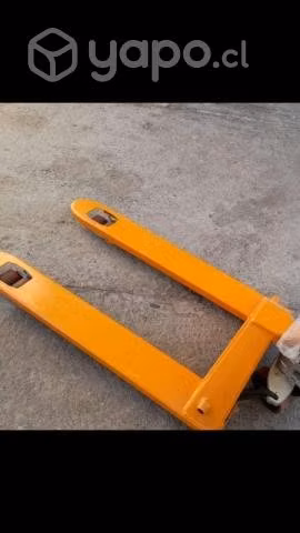 Transpaleta marca MK capacidad 3.000 kgs