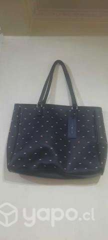 Cartera negra marca TOMMY HIGFIGER - Imagen 2