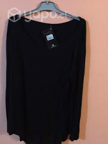 Polera negra xl nueva con etiqueta