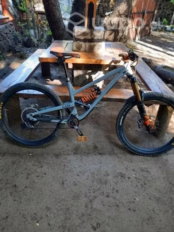 Commencal clash 2021