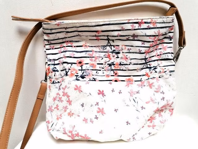 Cartera De Género Mediana Usada - Imagen 4