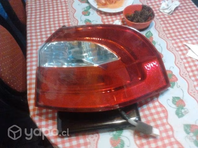 Farol trasero derecho kia rio 5 2016