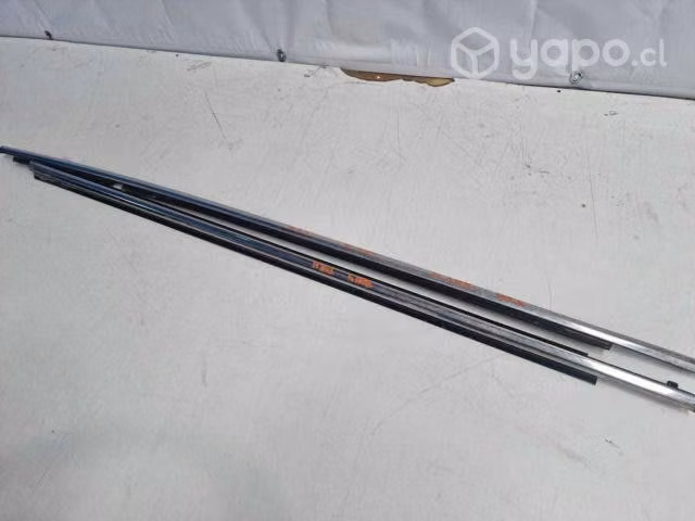 Moldura lamevidrios cromada de rav4