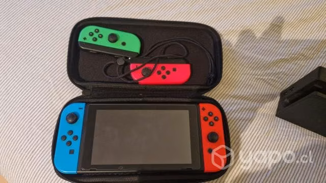 Nintendo Switch + 2 Joy-con+ 7 juegos