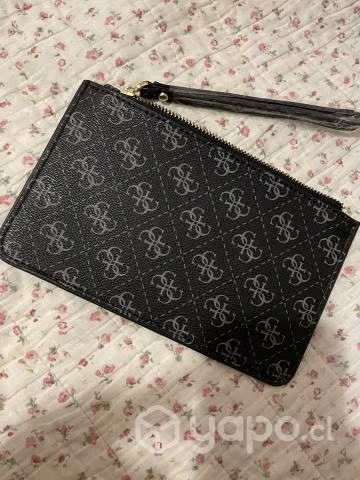 Cartera Guess