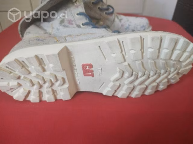 Botas Caterpillar numero 38,como nuevas