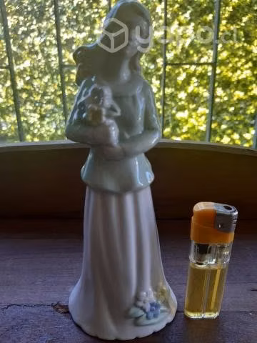 Dama antigua de porcelana 19 cm