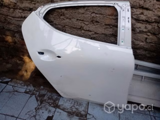 Mazda cx30 2022 puerta trasera derecha original