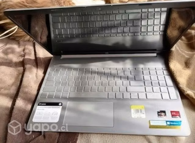 Notebook HP de exibicion Ryzen 3