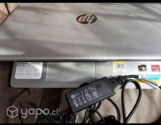 Notebook HP de exibicion Ryzen 3