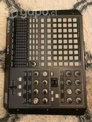 AKAI APC40 primera generación