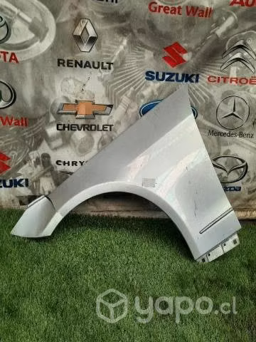 Tapabarro izquierdo con detalle mercedes e250 2014