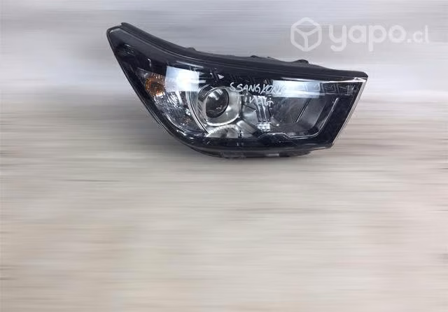 Foco Óptico RH Ssangyong Tívoli 2015 2019