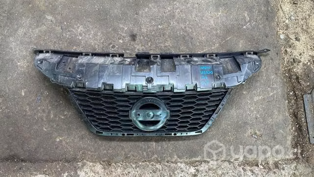 Mascara nissan versa original