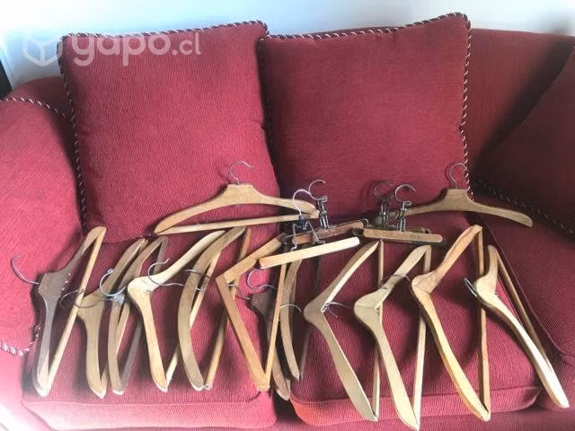 Ganchos para ropa de madera antiguos