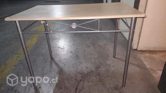 Juego de Comedor tubo  (incluye 4 sillas)