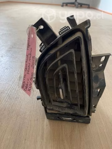 Rejilla ventilacion central izquierda Mahindra XUV